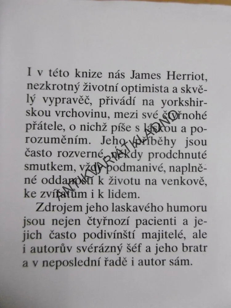 ZVĚROLÉKAŘ A JEHO PŘÁTELÉ, JAMES HERRIOT, **an