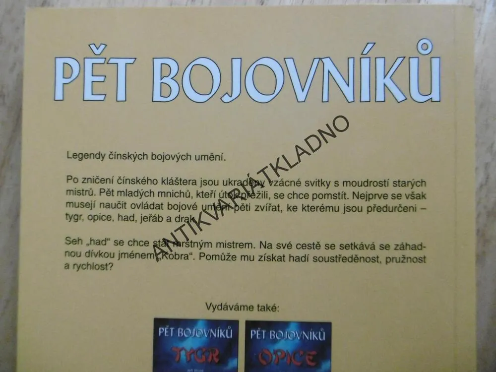 PĚT BOJOVNÍKŮ, HAD, JEFF STONE, **an