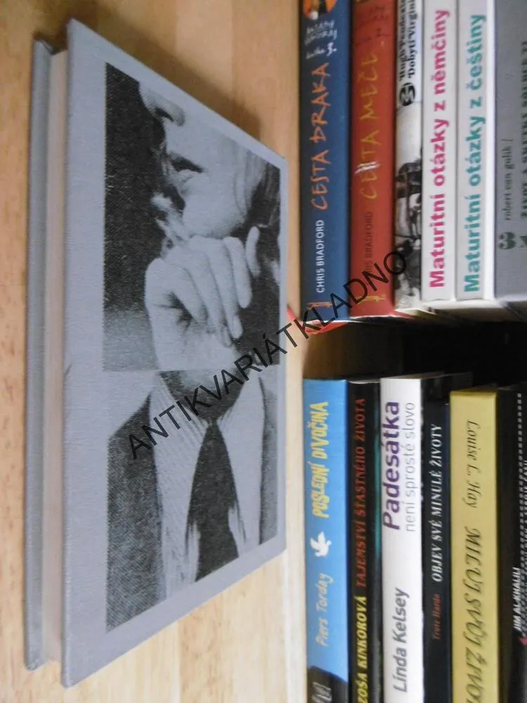 TŘIKRÁT V ROLI OBHÁJCE PERRY MASON, ERLE STANLEY GARDNER, **an