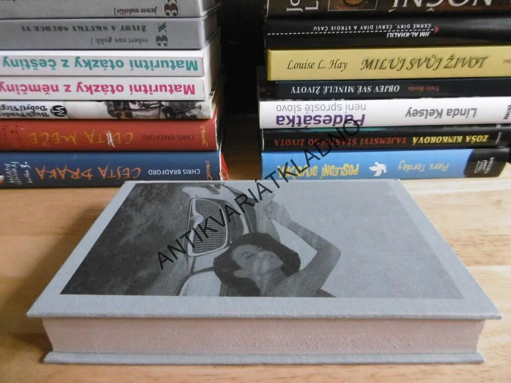 TŘIKRÁT HAVARIJNÍ PORADCE TRAVIS MCGREE, JOHN D. MACDONALD, **an