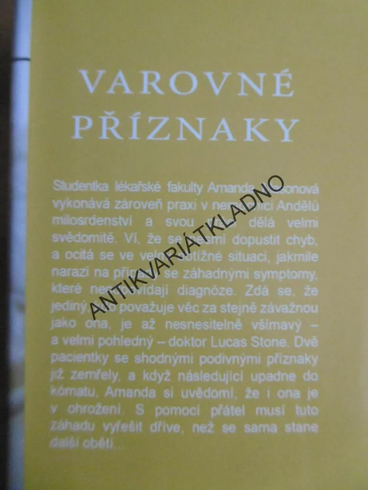 VAROVNÉ PŘÍZNAKY, CJ LYONS, **an