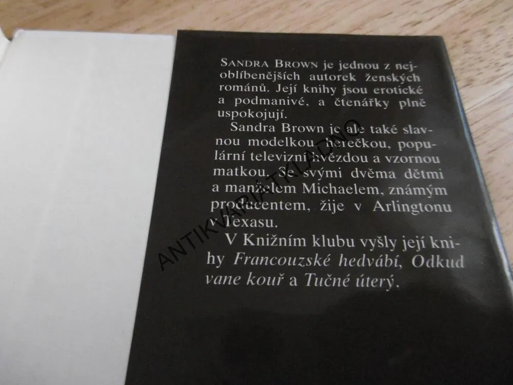 SNÍDANĚ V POSTELI, SANDRA BROWN, **an