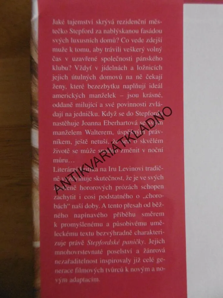 STEPFORDSKÉ PANIČKY, IRA LEVIN, **an