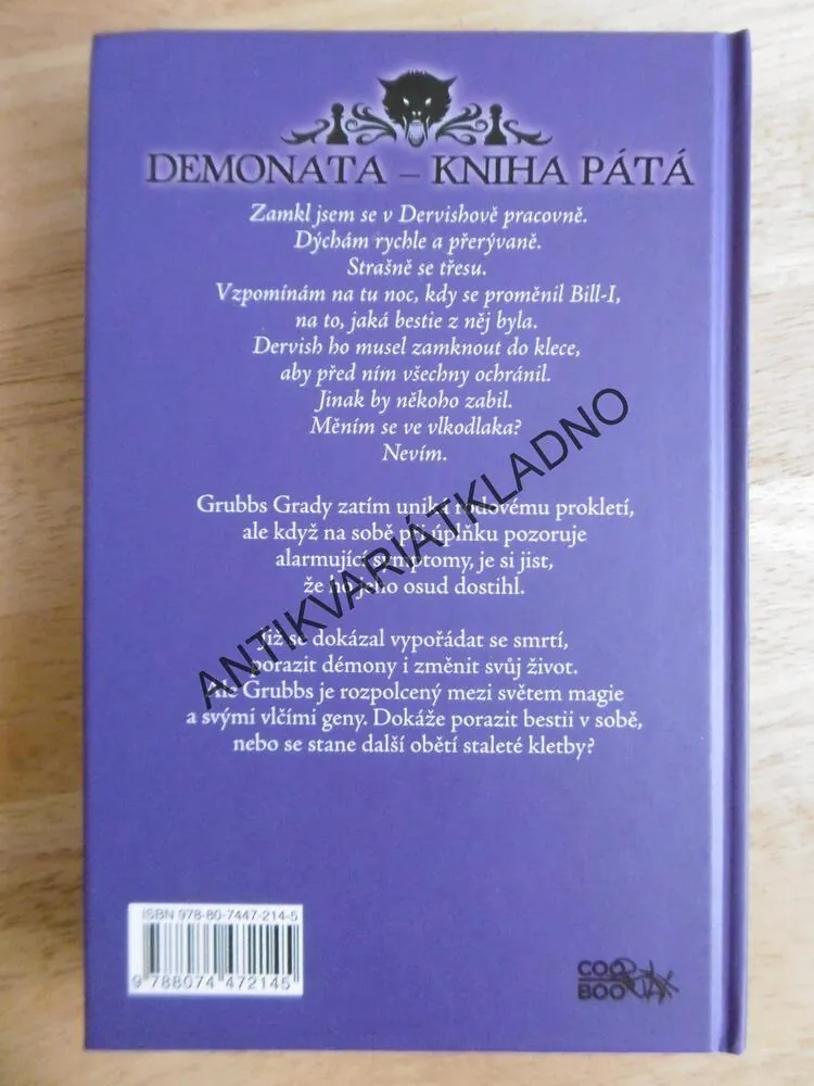 KRVAVÁ KREATURA, DARREN SHAN, **an