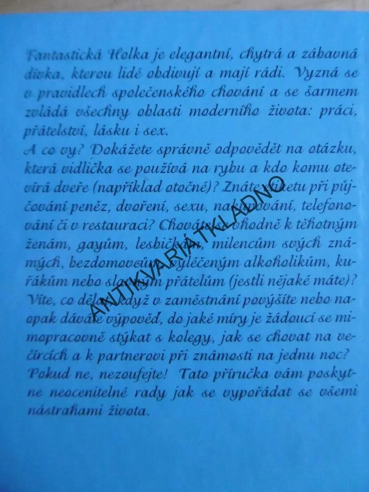 BREVIÁŘ FANTASTICKÉ HOLKY, KIM IZZOVÁ, CERI MARSCHOVÁ, **an