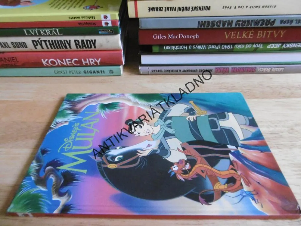 MULAN, WALT DISNEY, **an