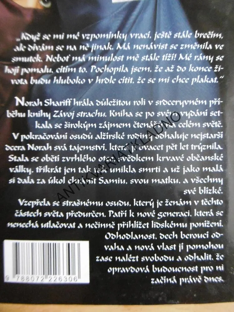 MÁ TAJEMSTVÍ, NORAH SHARIFF, **an