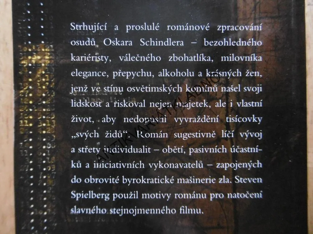 SCHINDLERŮV SEZNAM, THOMAS KENEALLY, **an