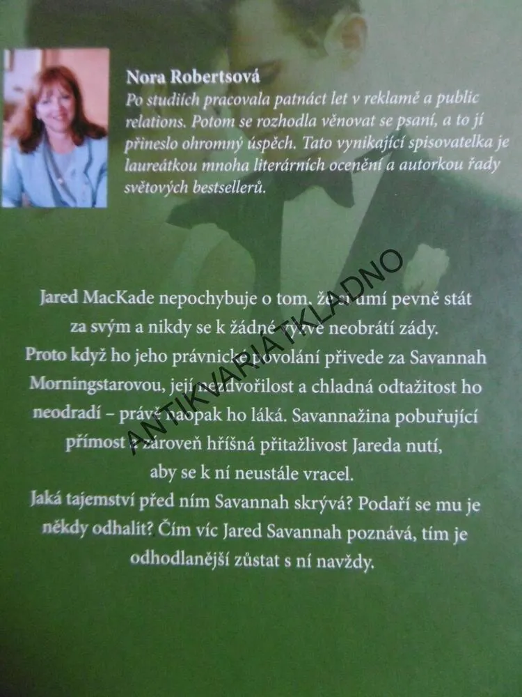 V PASTI LÁSKY, NORA ROBERTSOVÁ, **an