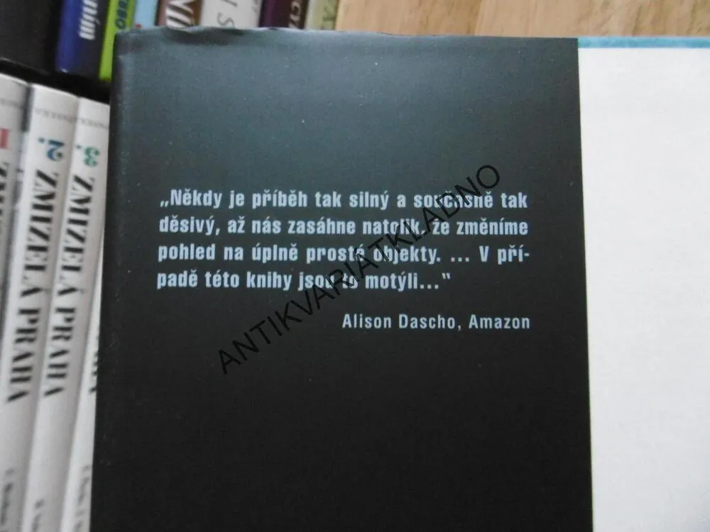 SBĚRATEL MOTÝLŮ, DOT HUTCHISONOVÁ, **an