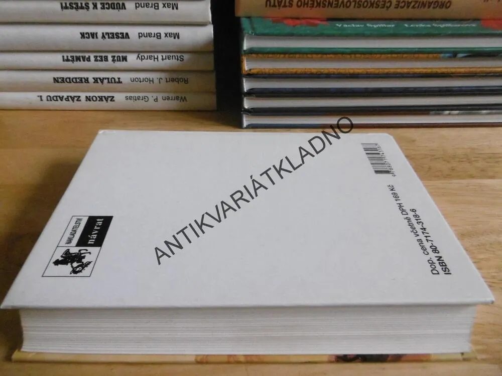 POUTNÍK V PUSTINÁCH, ZANE GREY, **an