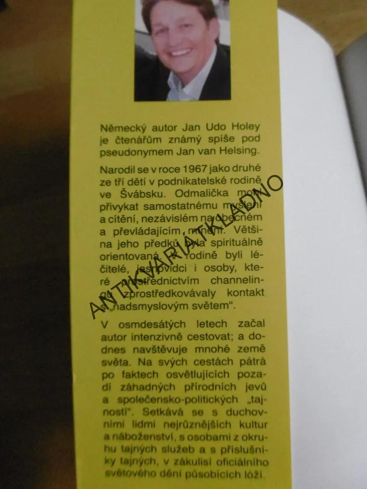 RUCE PRYČ OD TÉTO KNIHY! JAN VAN HELSING, **an