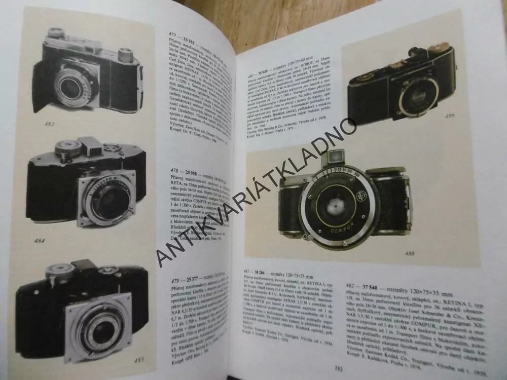 KAMERY OBSKURY FOTOGRAFICKÉ PŘÍSTROJE Z LET 1841-1940, **an