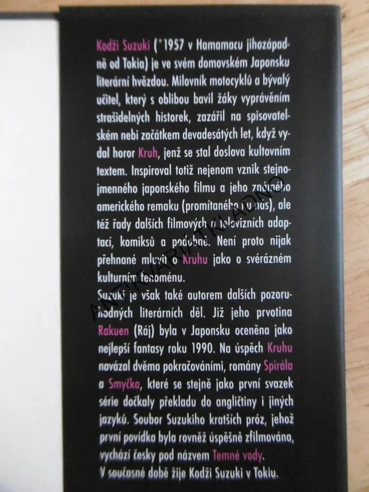 TEMNÉ VODY, KODŽI SUZUKI, **an