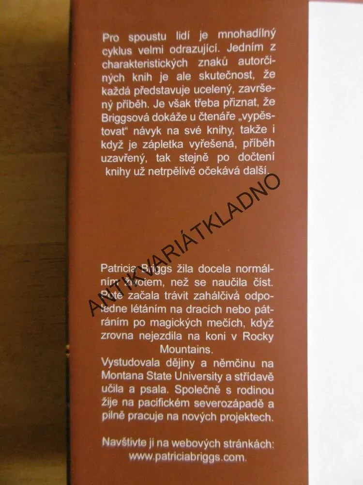 KREVNÍ POUTO, PATRICIA BRIGGS, **an