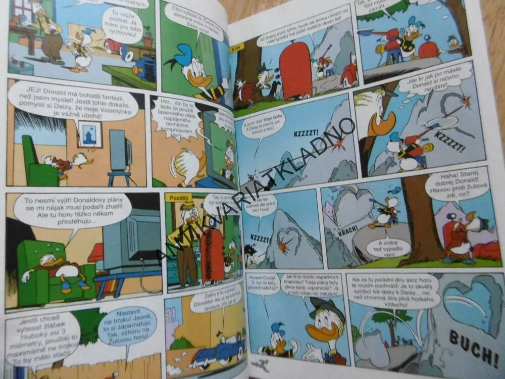 KAČER DONALD, 04/2001, komiks DISNEY