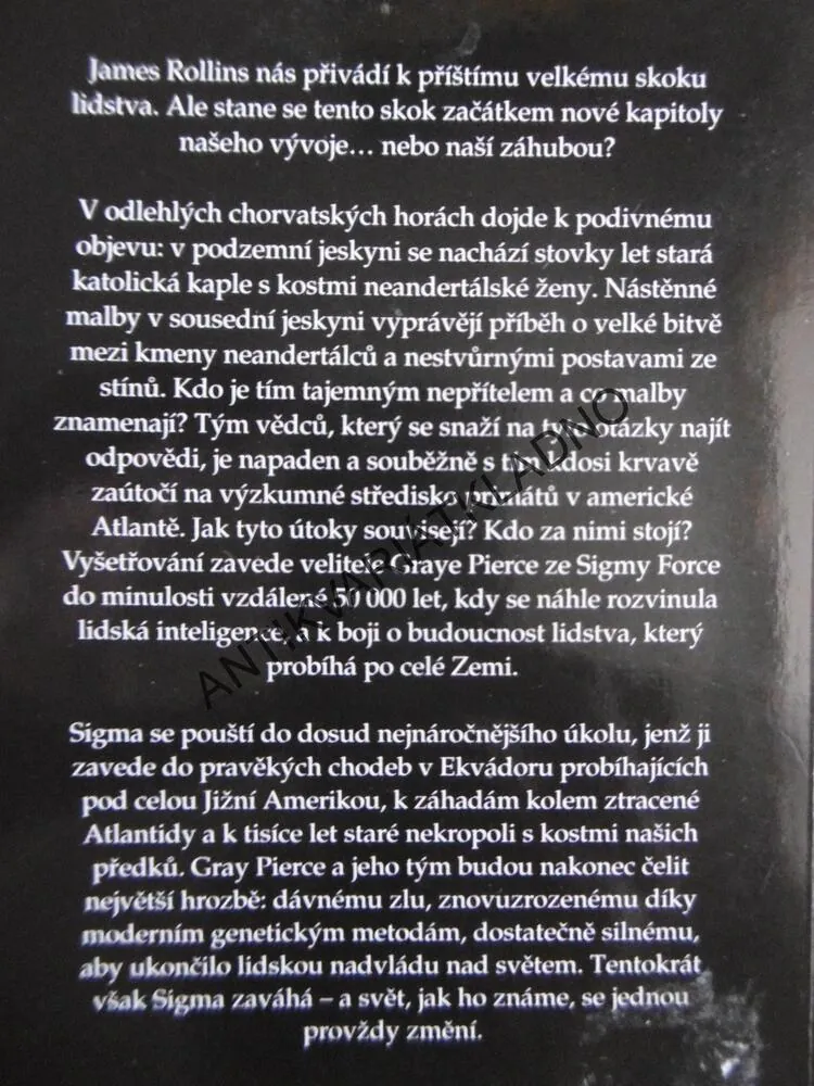 LABYRINT Z KOSTÍ, JAMES ROLLINS, **an