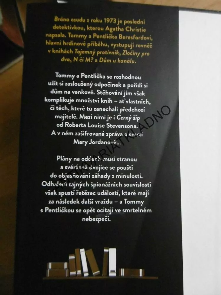 BRÁNA OSUDU, AGATHA CHRISTIE, **an