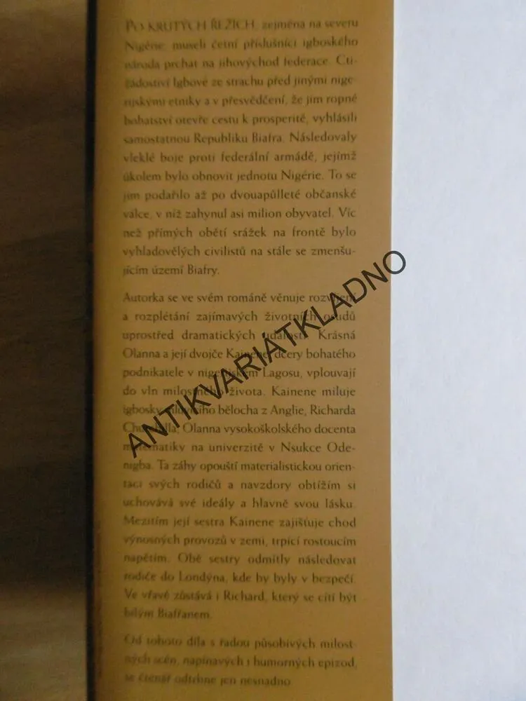 PŮL ŽLUTÉHO SLUNCE, CHIMAMANDA NGOZI ADICHIEOVÁ, **an