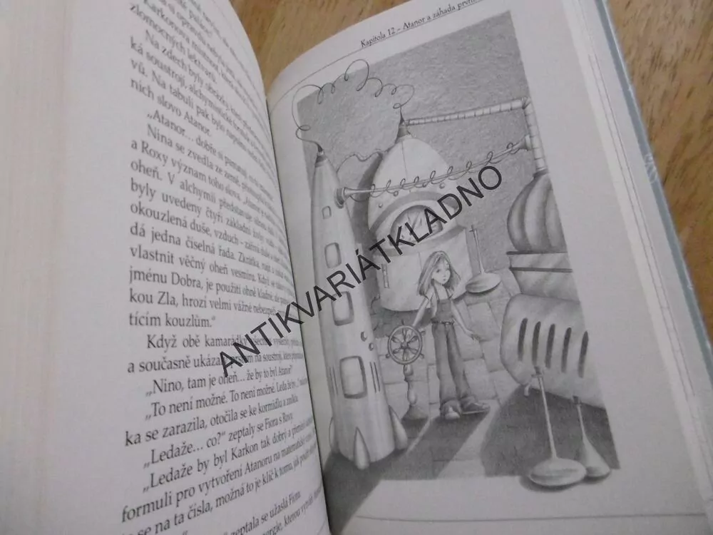 ČARODĚJKA ŠESTÉHO MĚSÍCE, KNIHA KOUZEL, MOONY WITCHER, **an