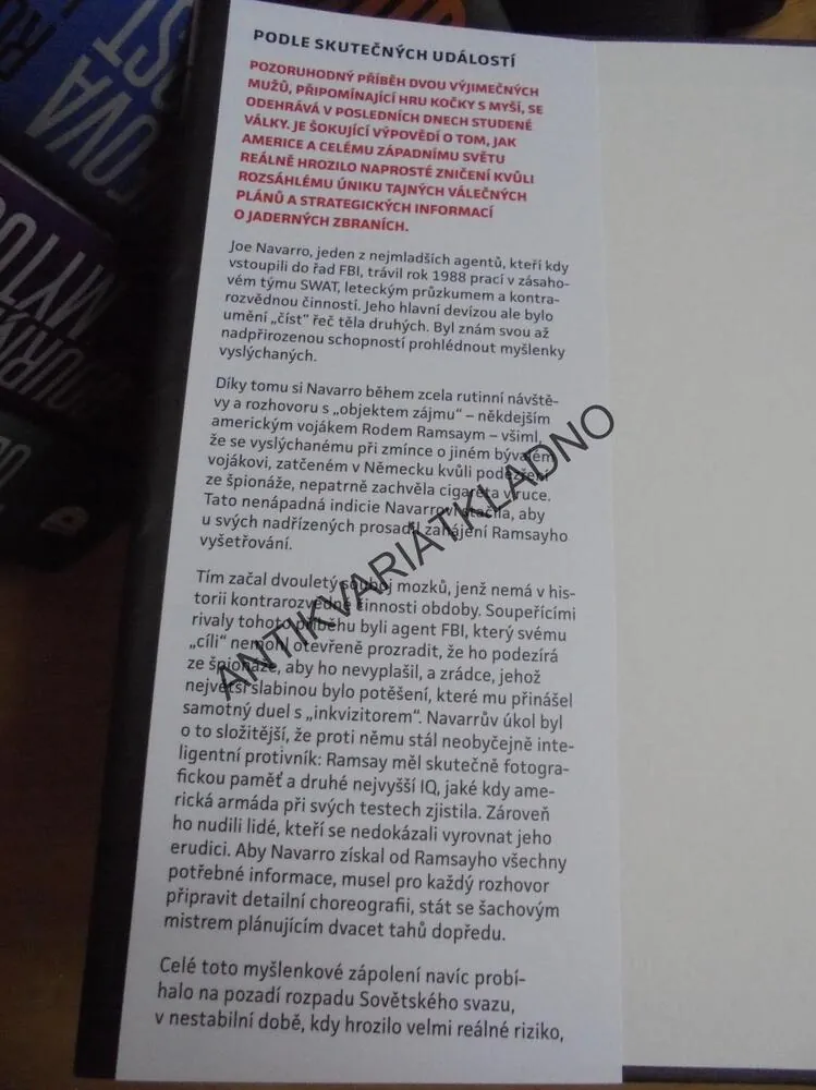 TŘI MINUTY DO SOUDNÉHO DNE, JOE NAVARRO, ŠPIONÁŽ