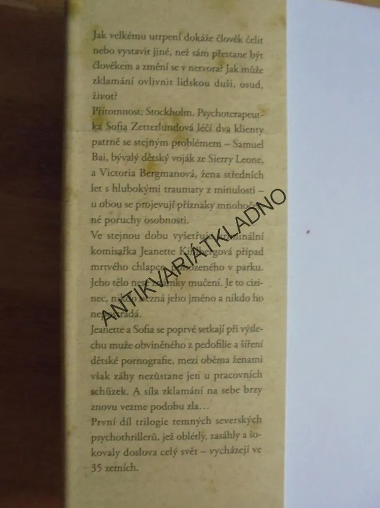 VRANÍ DÍVKA, ERIK AXL SUND, VRAŽDY,PSYCHOTERAPIE, **an
