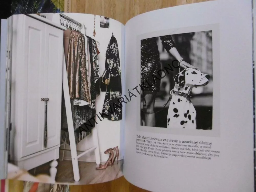 IKEA: NAJDĚTE TO! 1., ŠATNÍKY A BOTNÍKY V OSMI DOMÁCNOSTECH, **an