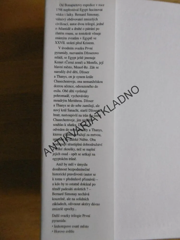 PRVNÍ PYRAMIDA, DŽOSEROVO MLÁDÍ, BERNARD SIMONAY, **an