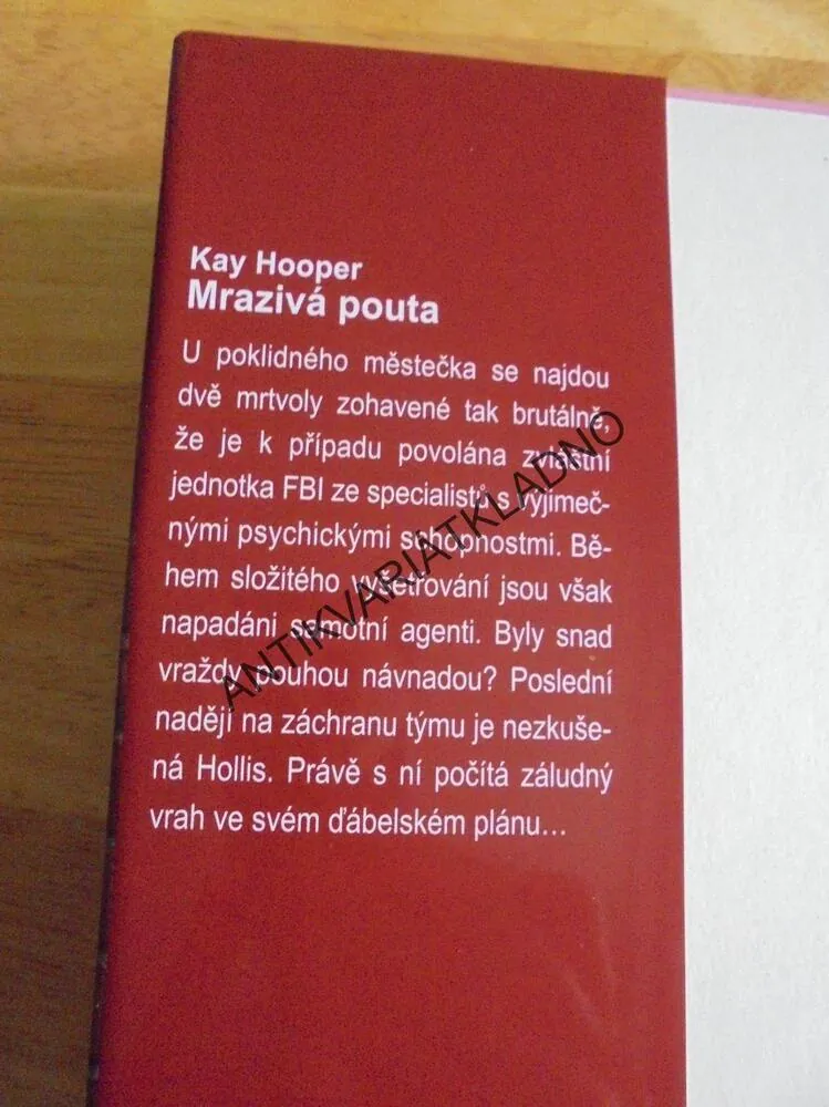 MRAZIVÁ POUTA, KAY HOOPER