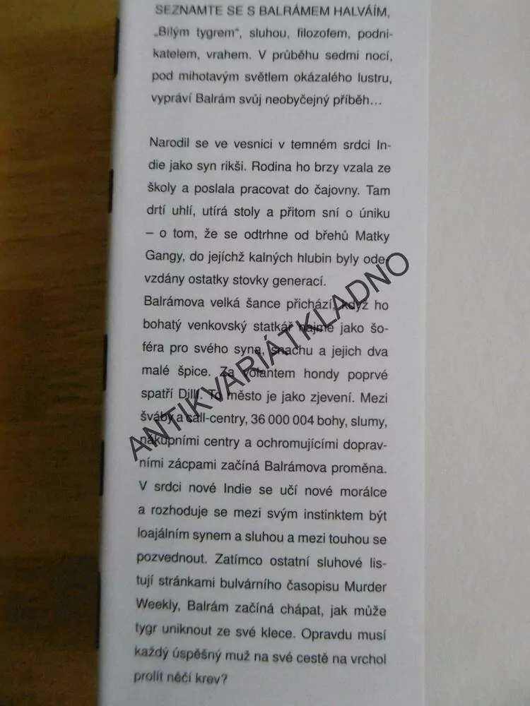 BÍLÝ TYGR, ARAVIND ADIGA, **an