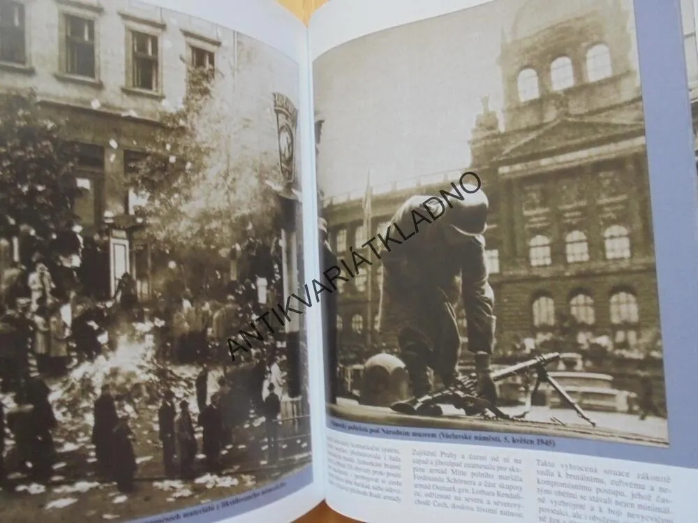 PRAHA VE STÍNU HÁKOVÉHO KŘÍŽE, UHLÍŘ, KAPLAN