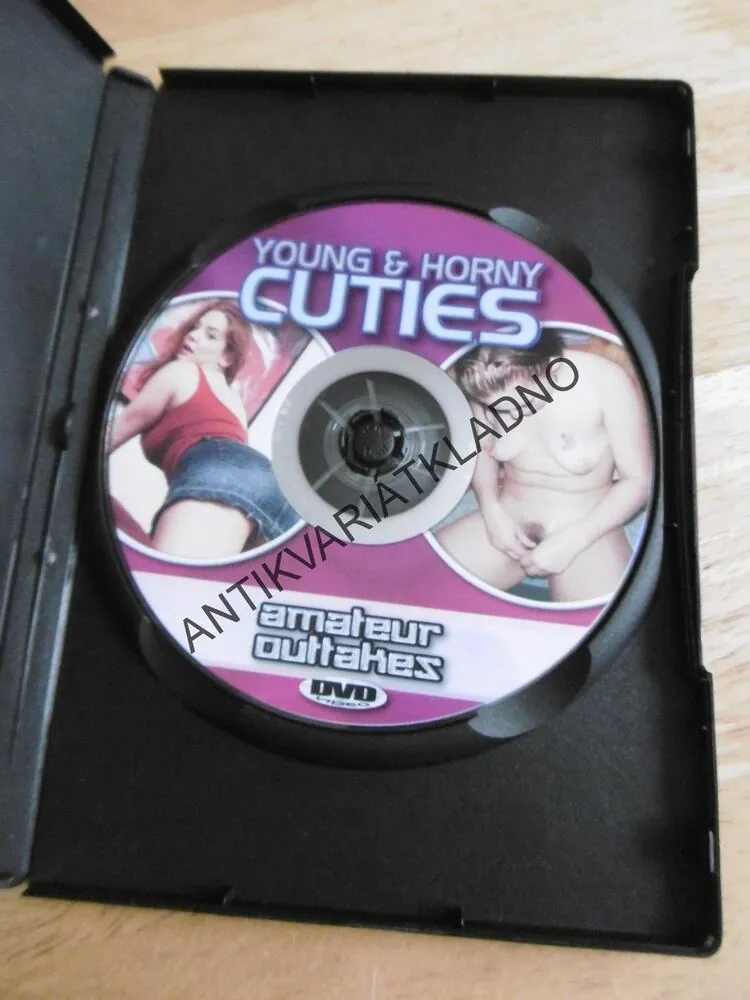 YOUNG A ND HORNY CUTIES, 4 HOD., DVD FILM