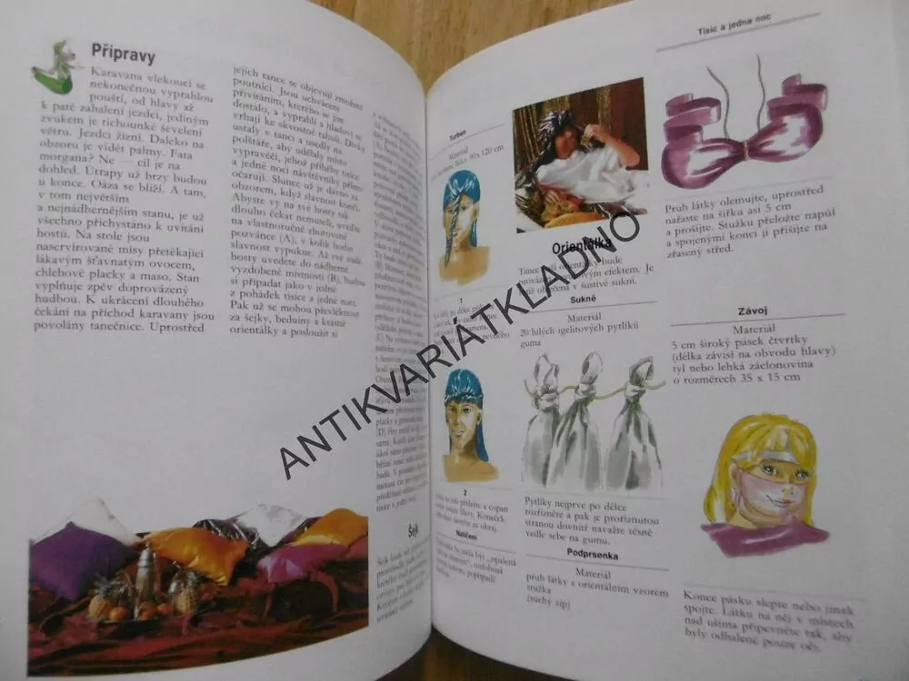 DĚTSKÉ MAŠKARNÍ KOSTÝMY, CAROLA BAUMGARTENOVÁ, VČETNĚ STŘIHŮ, **an