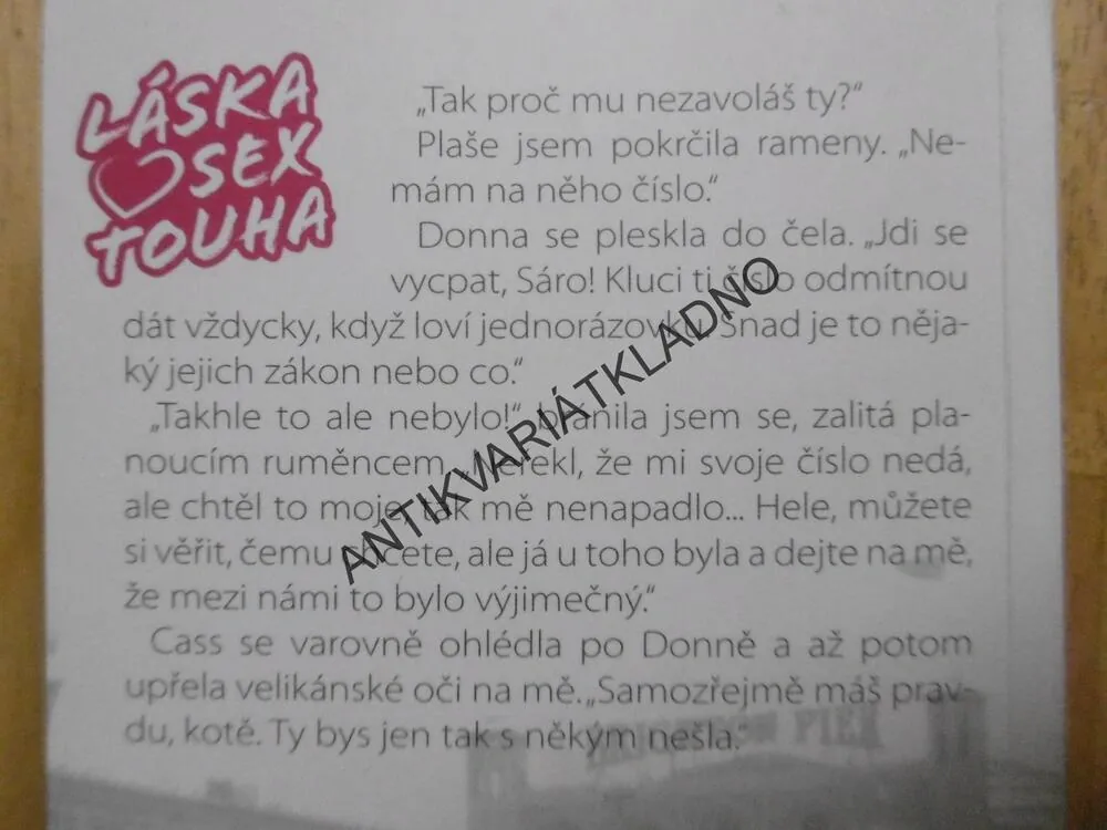 NIKDY NEŘÍKEJ NAVŽDY, LÁSKA SEX TOUHA, ALI CRONIN, **an