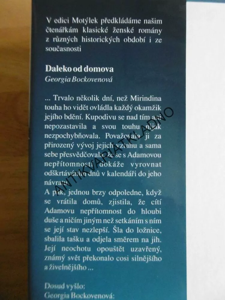 DALEKO OD DOMOVA, GEORGIA BOCKOVENOVÁ, **an