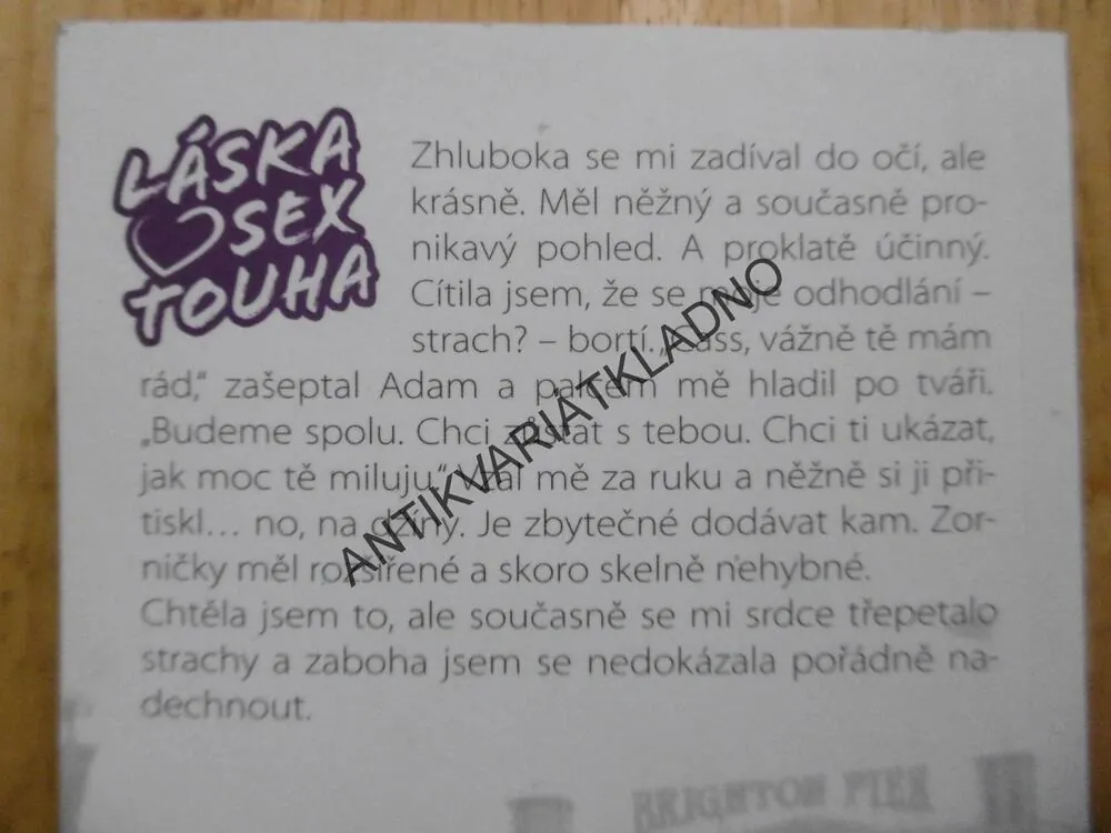 TŘI NEJSOU PÁR, LÁSKA SEX TOUHA, ALI CRONIN, **an