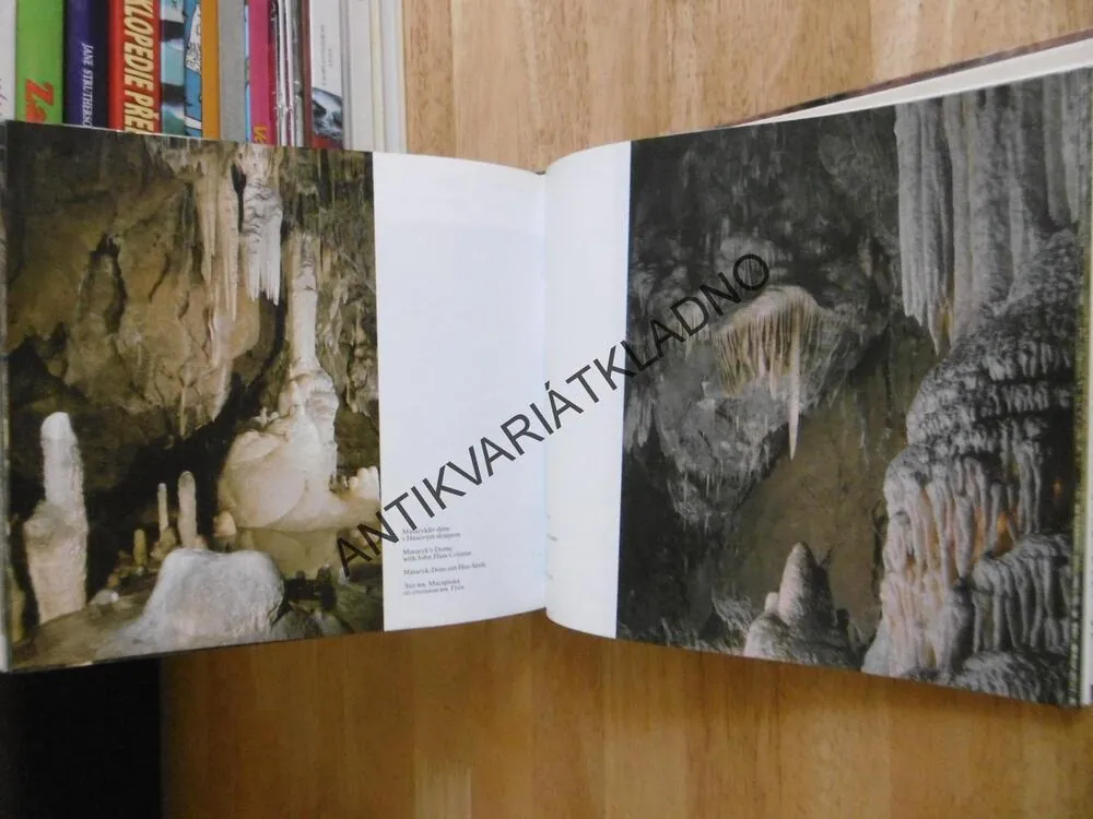 MORAVSKÝ KRAS, VLADIMÍR PANOŠ, VÍCEJAZYČNÉ, **an