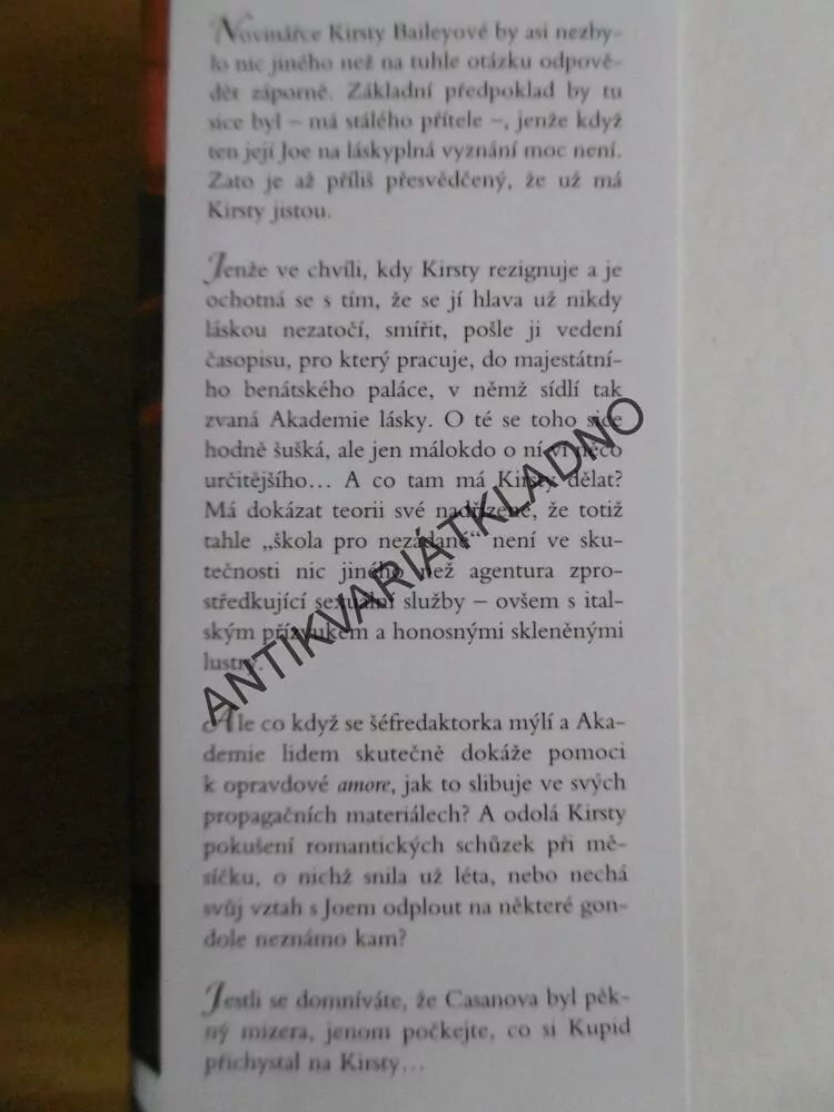 BELINDA JONESOVÁ, AKADEMIE LÁSKY, **an