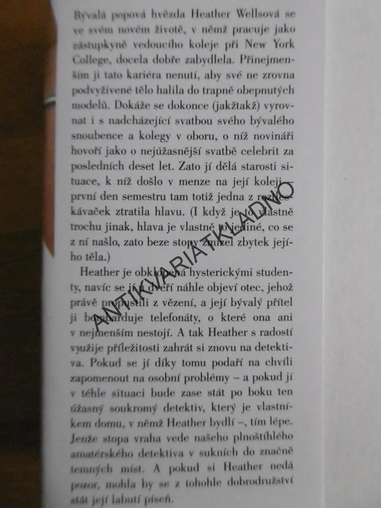 VELIKOST XL, KILA NAVÍC PŘIBÝVAJÍ, MEG CABOTOVÁ, **an