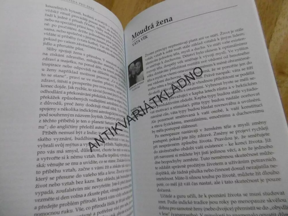 ÁJURVÉDA PRO ŽENY, PRŮVODCE DLOUHOVĚKOSTÍ A ZDRAVÍM, ROBERT E. SVOBODA, **an