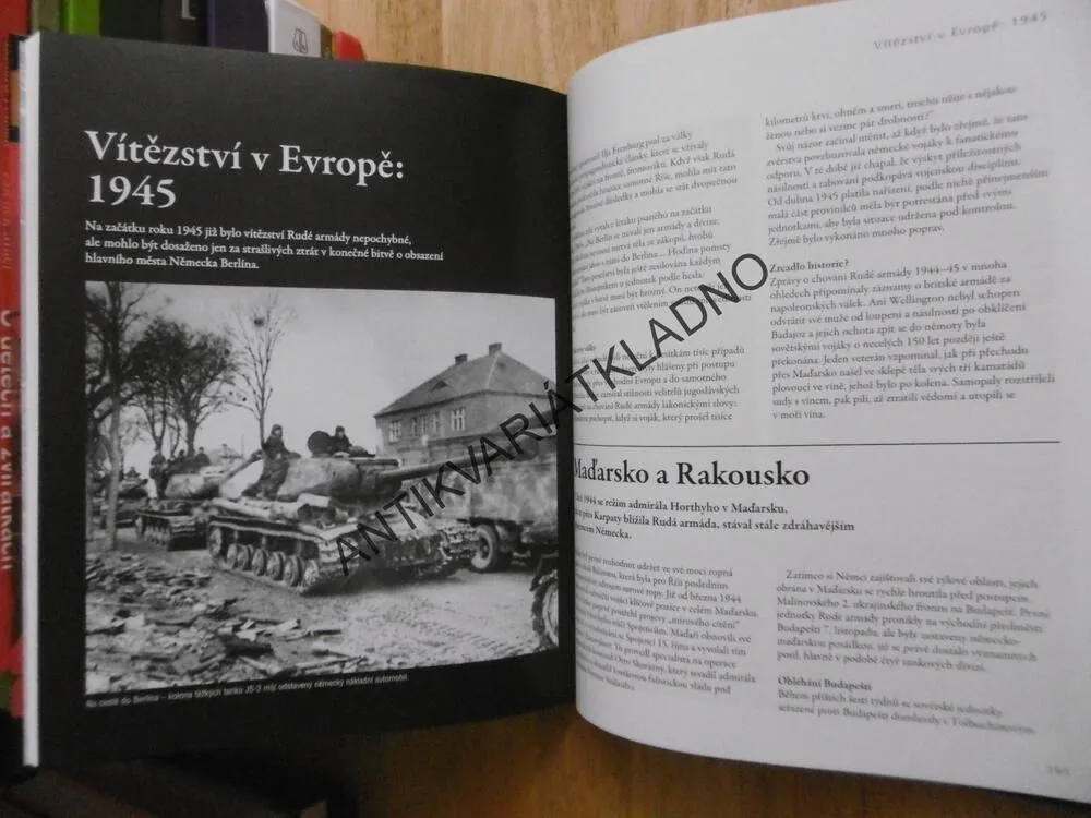 ORGANIZACE A BOJIŠTĚ RUDÉ ARMÁDY VE 2. SVĚTOVÉ VÁLCE, DAVID POTER, **an