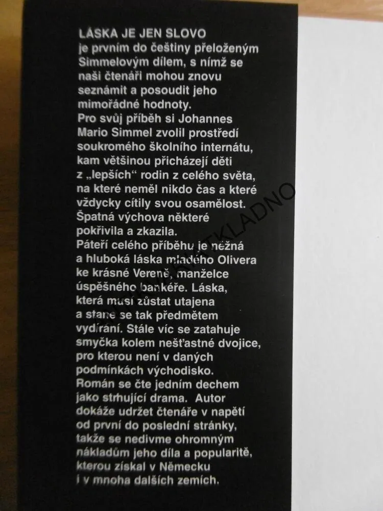 LÁSKA JE JEN SLOVO, JOHANNES MARIO SIMMEL, **an