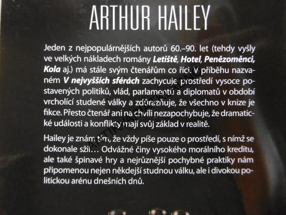 V NEJVYŠŠÍCH SFÉRÁCH, ARTHUR HAILEY, **an