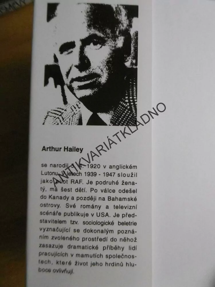 HOTEL, ARTHUR HAILEY, **an