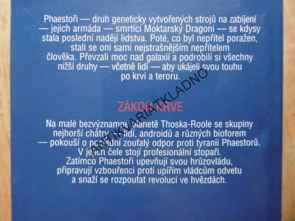 POD OČIMA BOHA, DAVID GERROLD, **an
