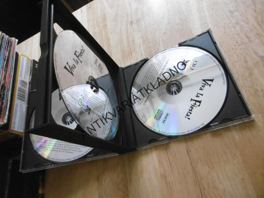 VIVA LA FIESTA!, 3 X CD HUDBA