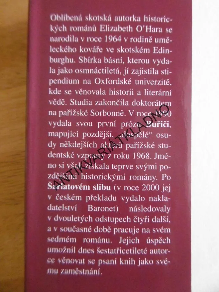 ŠARLATOVÝ VÁŠEŇ, ELIZABETH O´HARA, **an