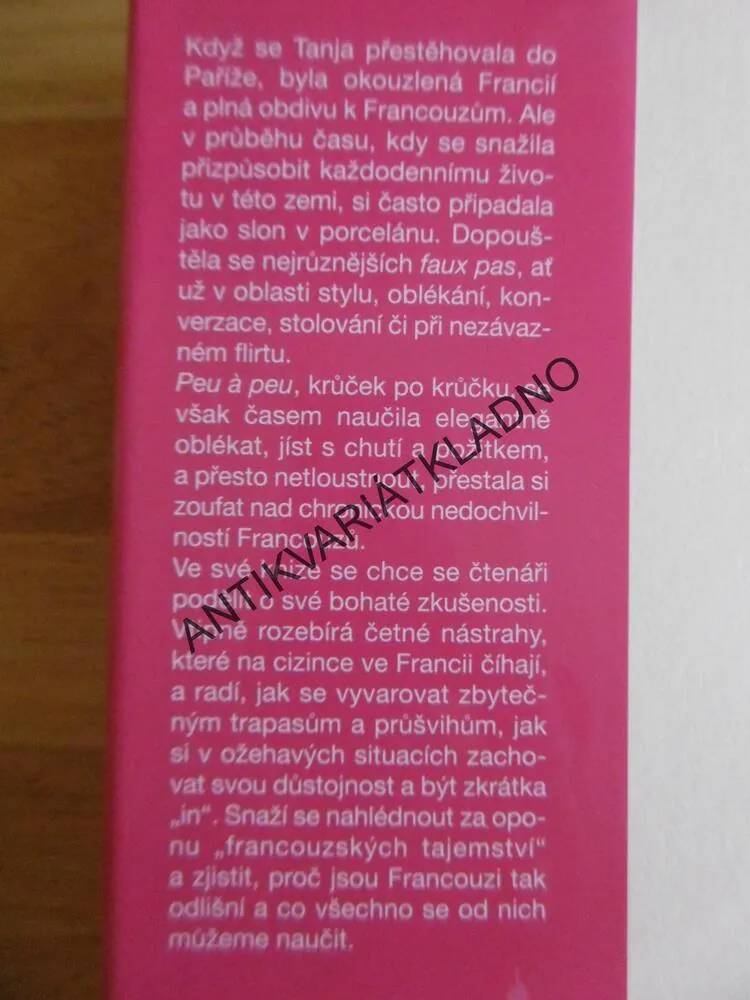 TRAPASY PO FRANCOUZSKU, TANJA KUCHENBECKEROVÁ, **an
