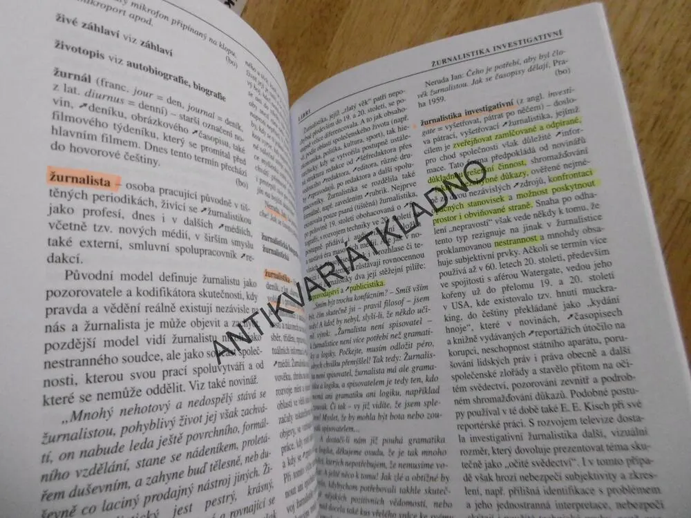 PRAKTICKÁ ENCYKLOPEDIE ŽURNALISTIKY A MARKETINGOVÉ KOMUNIKACE, B. OSVALDOVÁ, J. HALADA, **an