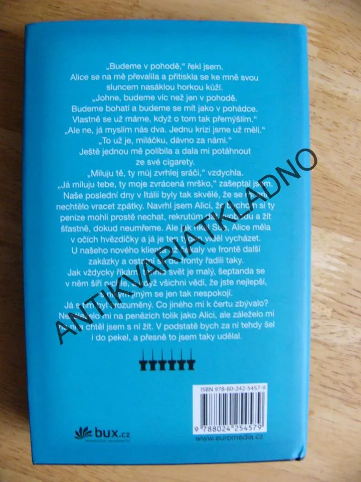 NEPŘÁTELSKÉ PŘEVZETÍ, SHANE KUHN, **an
